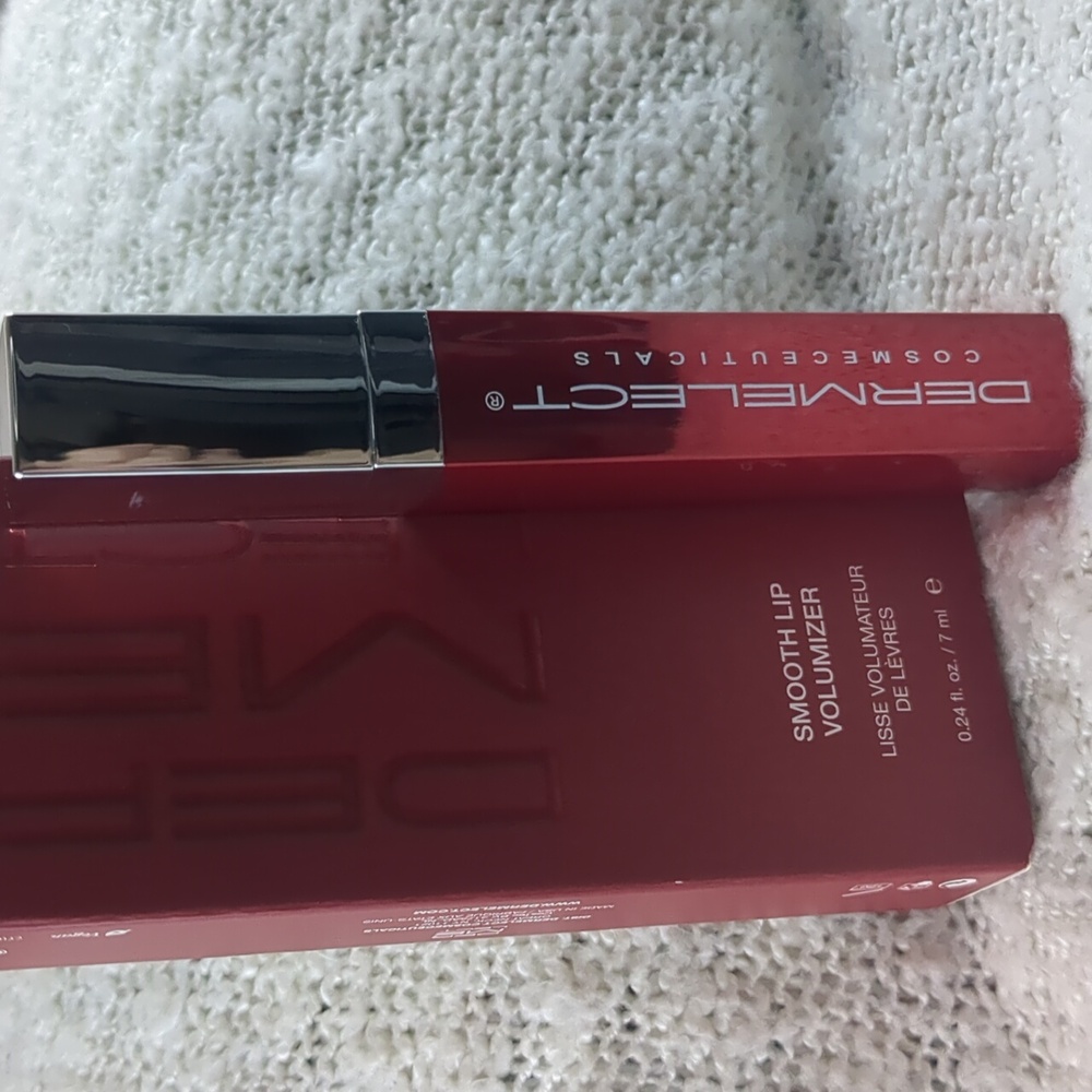 Dermelect Cosmeceuticals Smooth Lip Volumizer, 7ml/0.24fl oz - Picture 2 of 14